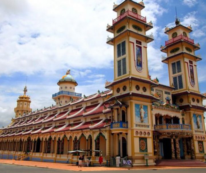 Cu Chi Tunnels and Cao Dai Temple Full Day Tour from Ho Chi Minh City