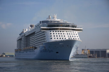 Cruise ship SPECTRUM-OF-THE-SEAS