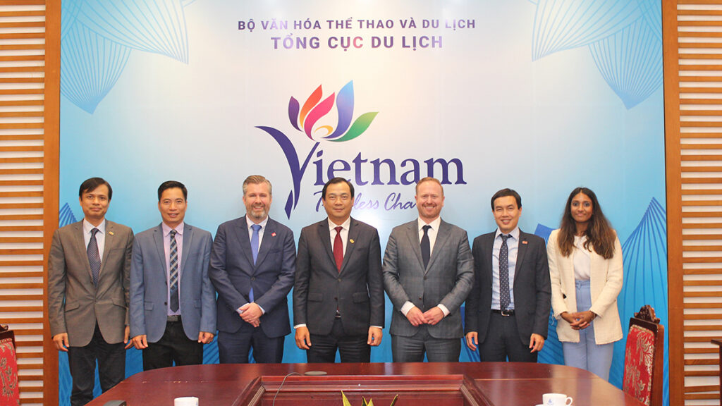 CNN International to be eager to cooperate to promote Vietnam tourism ignite worldwide
