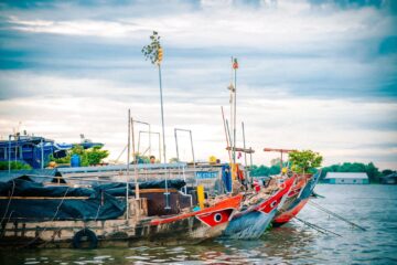 Long Xuyen floating amrket
